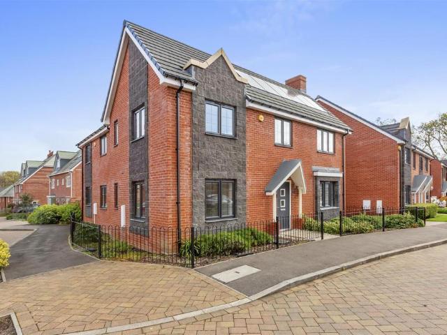 House for sale in Daws Hill, Cressex