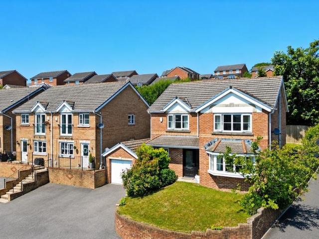 House for sale in Tonyrefail, Coedely