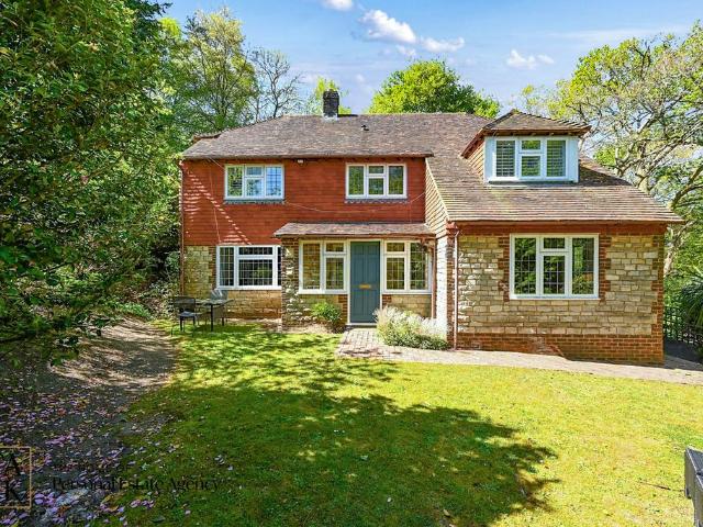 House for sale in Washington, Horsham