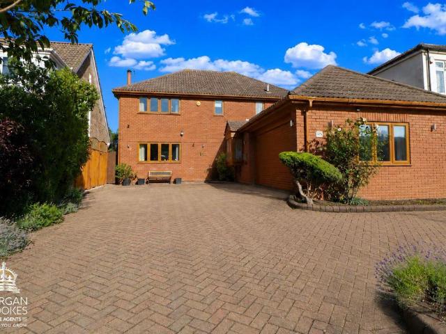 House for sale in South Benfleet, Essex