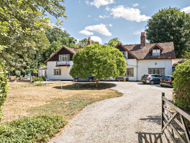 House for sale in Hertford, Colliers End