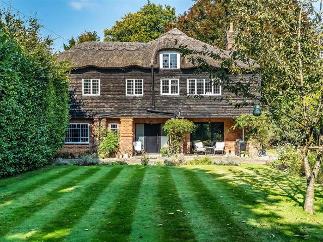 House for sale in Pachesham Park, Surrey