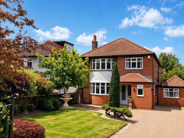 House for sale in Marshside, Southport