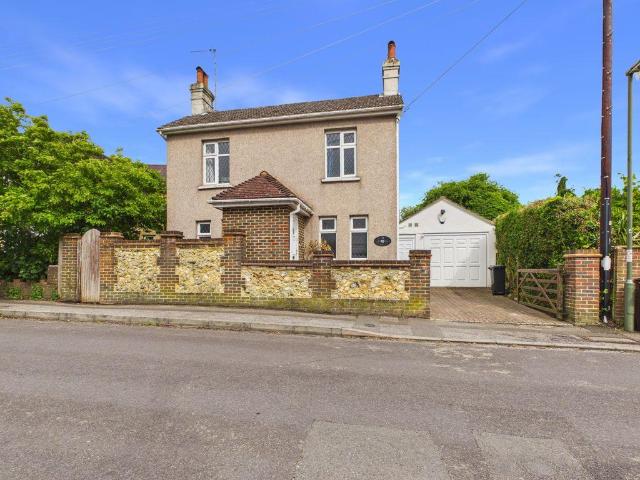 House for sale in Caterham on the Hill, Hillview