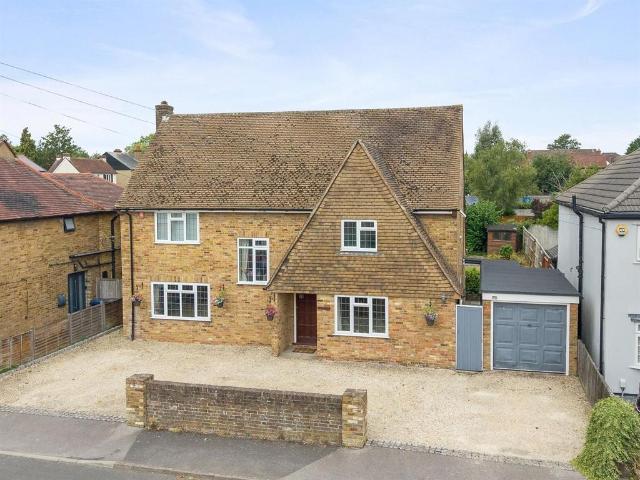 House for sale in Chalfont St. Peter, Denham