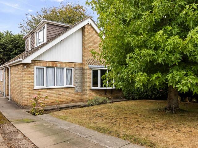 House for sale in Waltham