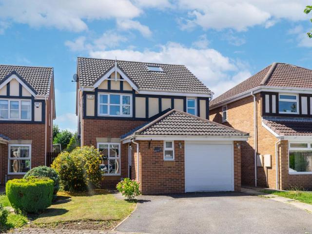 House for sale in Sturton Grange, Garforth