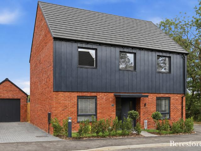 House for sale in Navestock Side, Essex