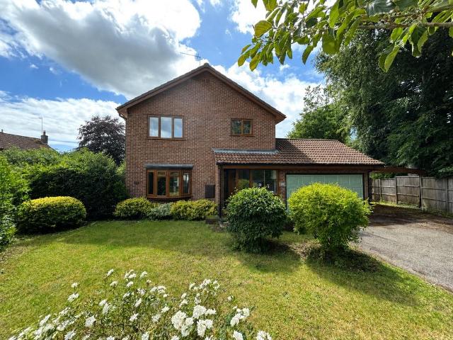 House for sale in Alderholt, East Dorset