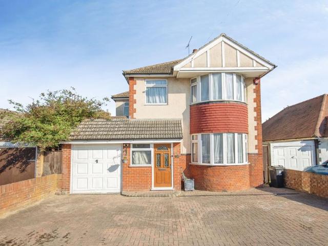 House for sale in Dale Hill, Essex