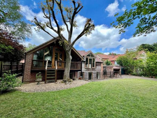 House for sale in Brentingby, Leicestershire