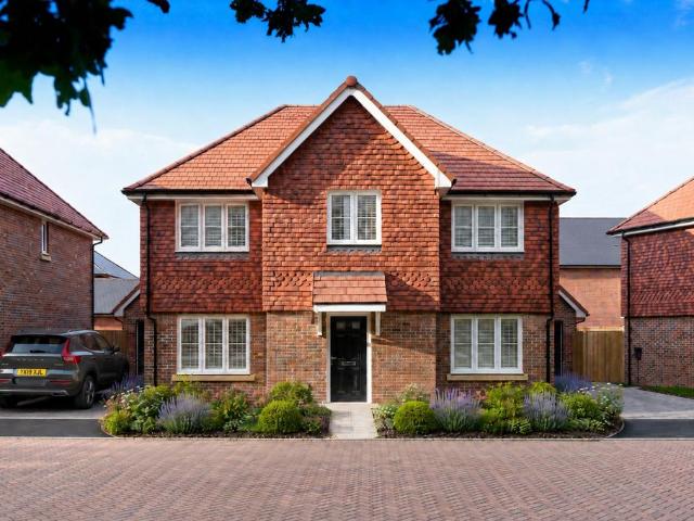 House for sale in Perryfields, West Sussex