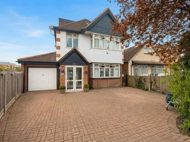 House for sale in Yiewsley, Greater London