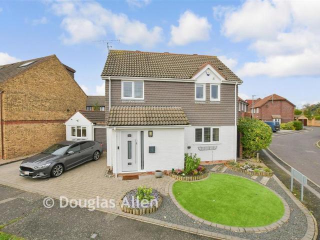 House for sale in Shotgate, Essex