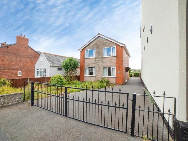 House for sale in Stonebroom, North East Derbyshire