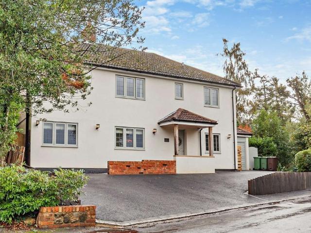 House for sale in Romford, Sandown Park