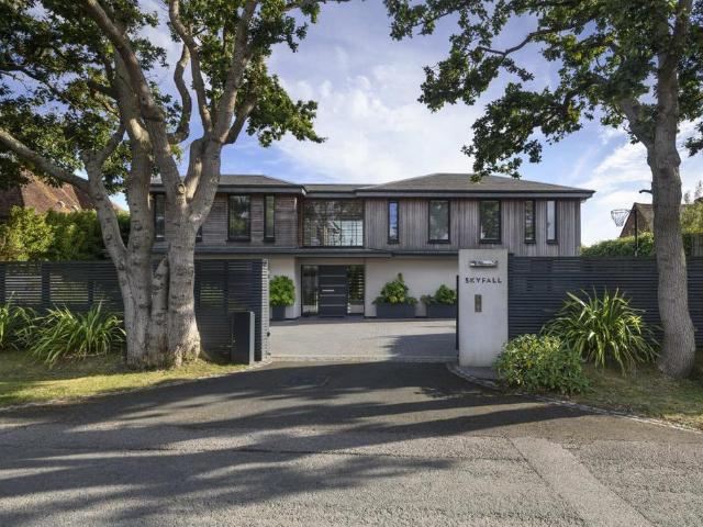 House for sale in West Itchenor, Littlecote