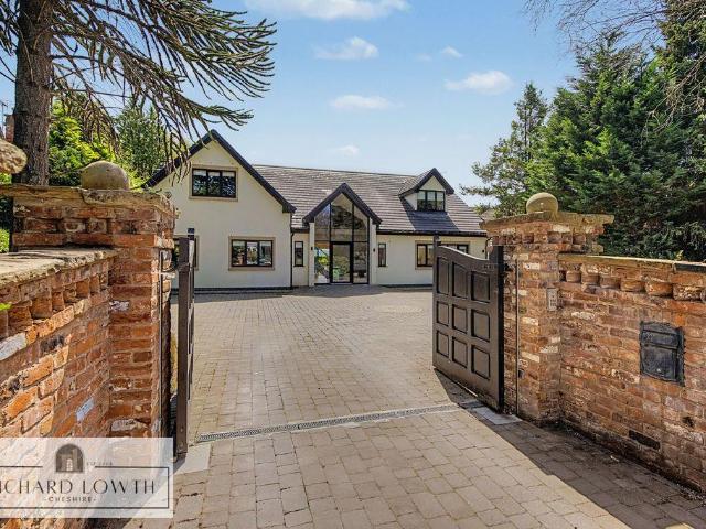 House for sale in Woodford Green, Greater Manchester