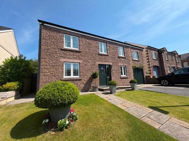 House for sale in Llandeilo, Wales