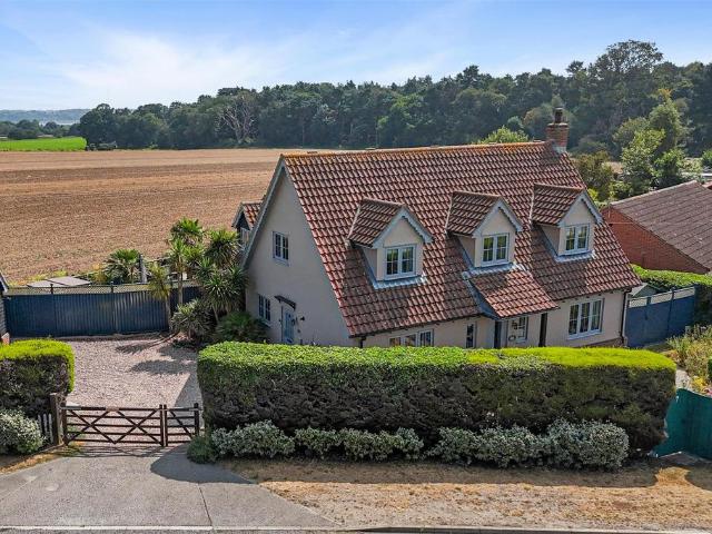 House for sale in Cattawade, Chelmondiston