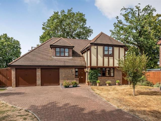 House for sale in Pachesham Park, Surrey