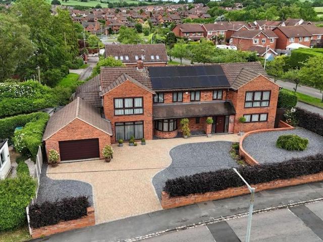 House for sale in Baswich, Staffordshire