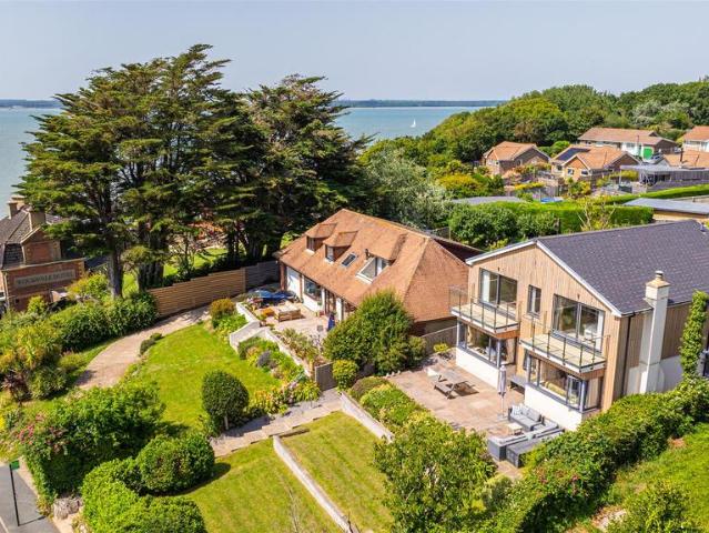 House for sale in Gurnard Marsh, Gurnard