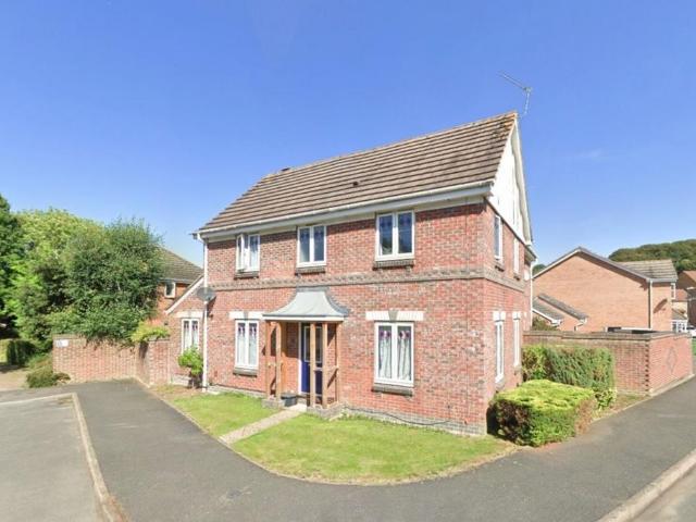House for sale in Haydon Wick, Swindon