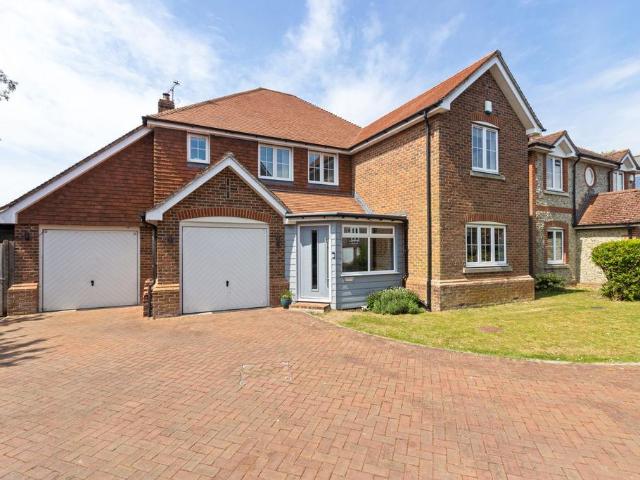 House for sale in Littlecote, West Sussex