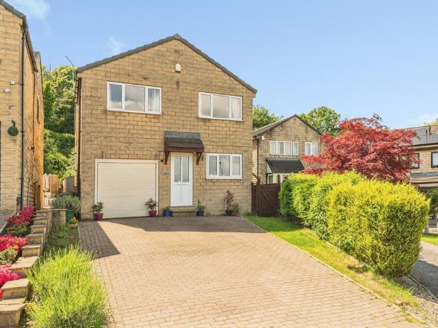 House for sale in Holme Valley, Thongsbridge