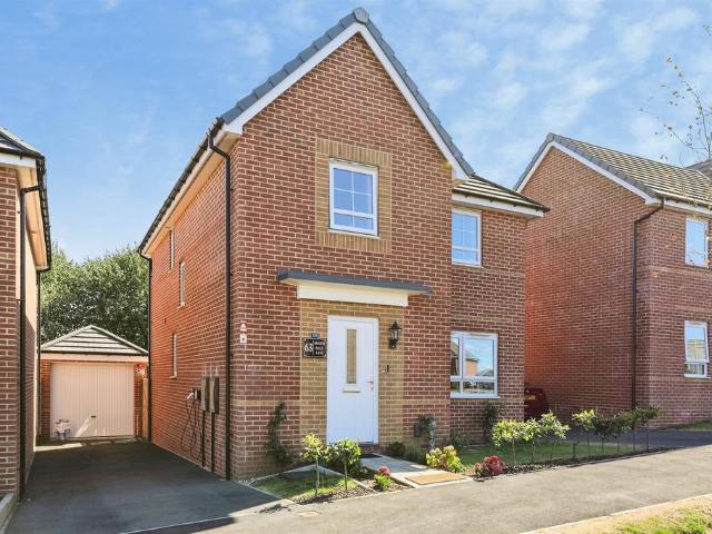 House for sale in Barugh Green, South Yorkshire