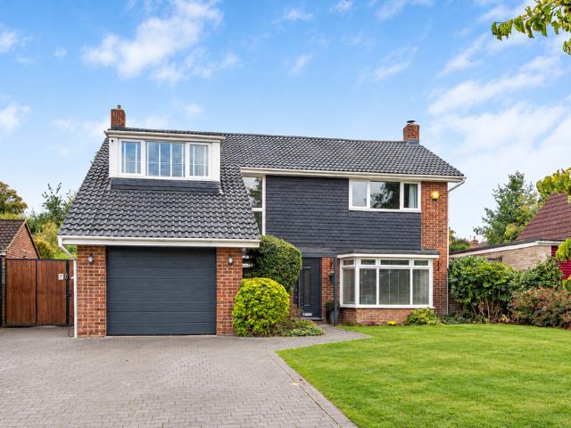 House for sale in Pachesham Park, Surrey