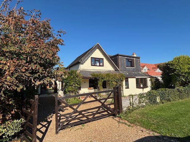 House for sale in Littlecote, West Sussex