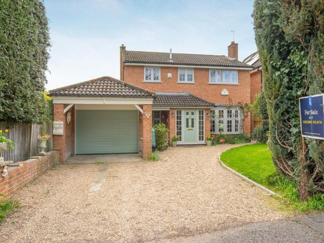 House for sale in Sunningdale