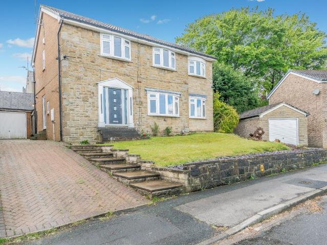 House for sale in Norristhorpe, West Yorkshire