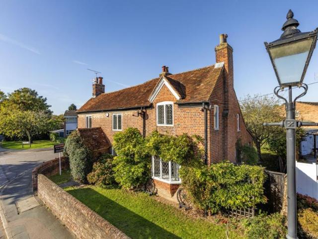 House for sale in Thorpe, Row Town