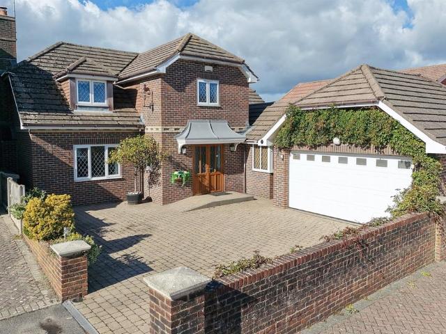 House for sale in East Burton, Wool