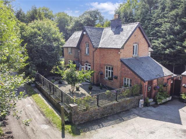 House for sale in Llandinam, Llanidloes