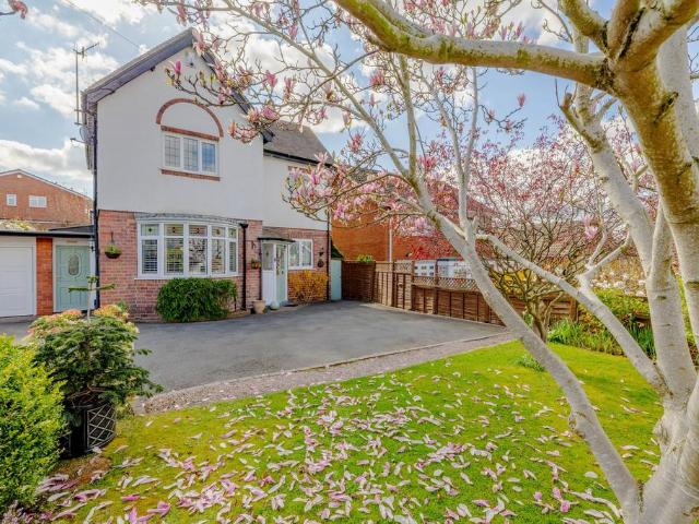 House for sale in Stourbridge, West Midlands
