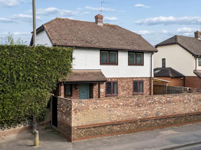 House for sale in Iver