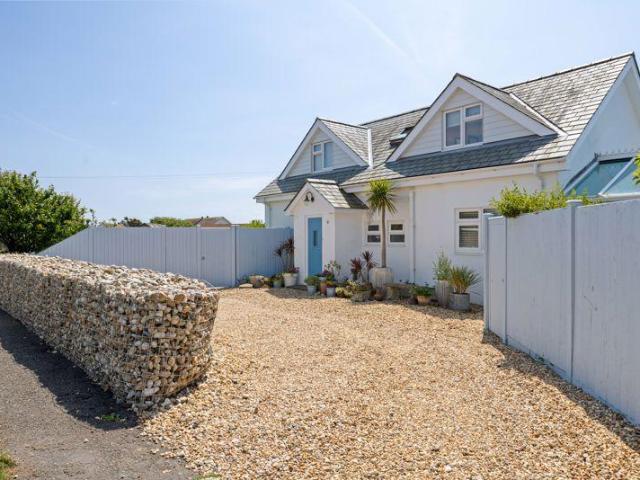 House for sale in Littlecote, West Sussex