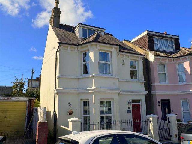 House for sale in Roselands, Eastbourne