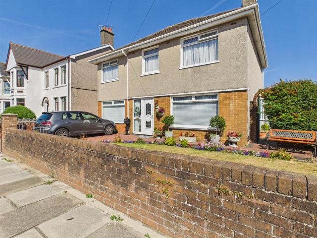House for sale in Porthcawl, Nottage