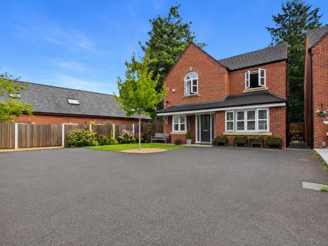 House for sale in Higher Bartle, Lancashire