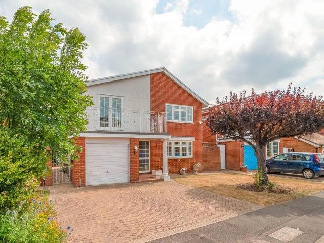 House for sale in Wexham, George Green