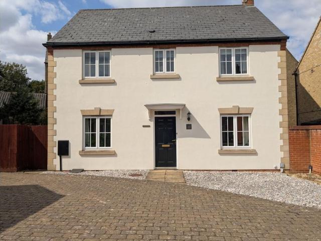 House for sale in Kingsmead, Shenley Brook End