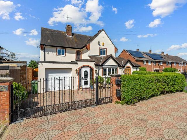 House for sale in Crookhill, Worcestershire