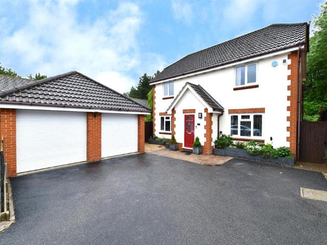 House for sale in Great Ashby, King's Walden