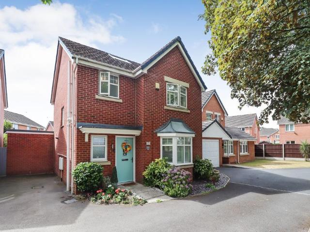 House for sale in Hood Manor, Warrington