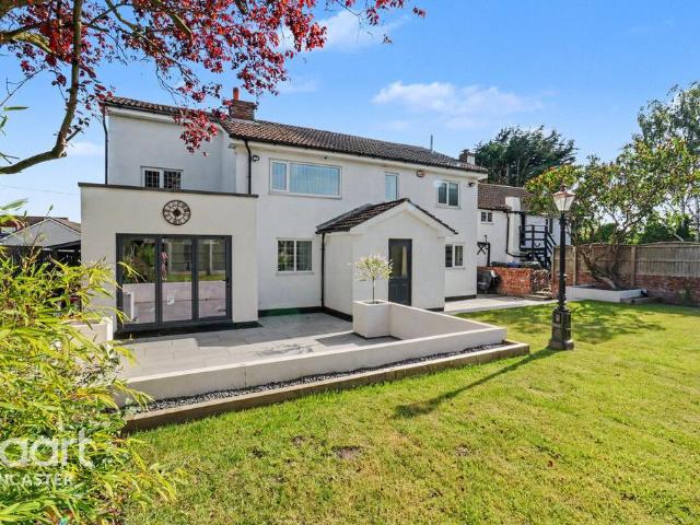 House for sale in Auckley, South Yorkshire